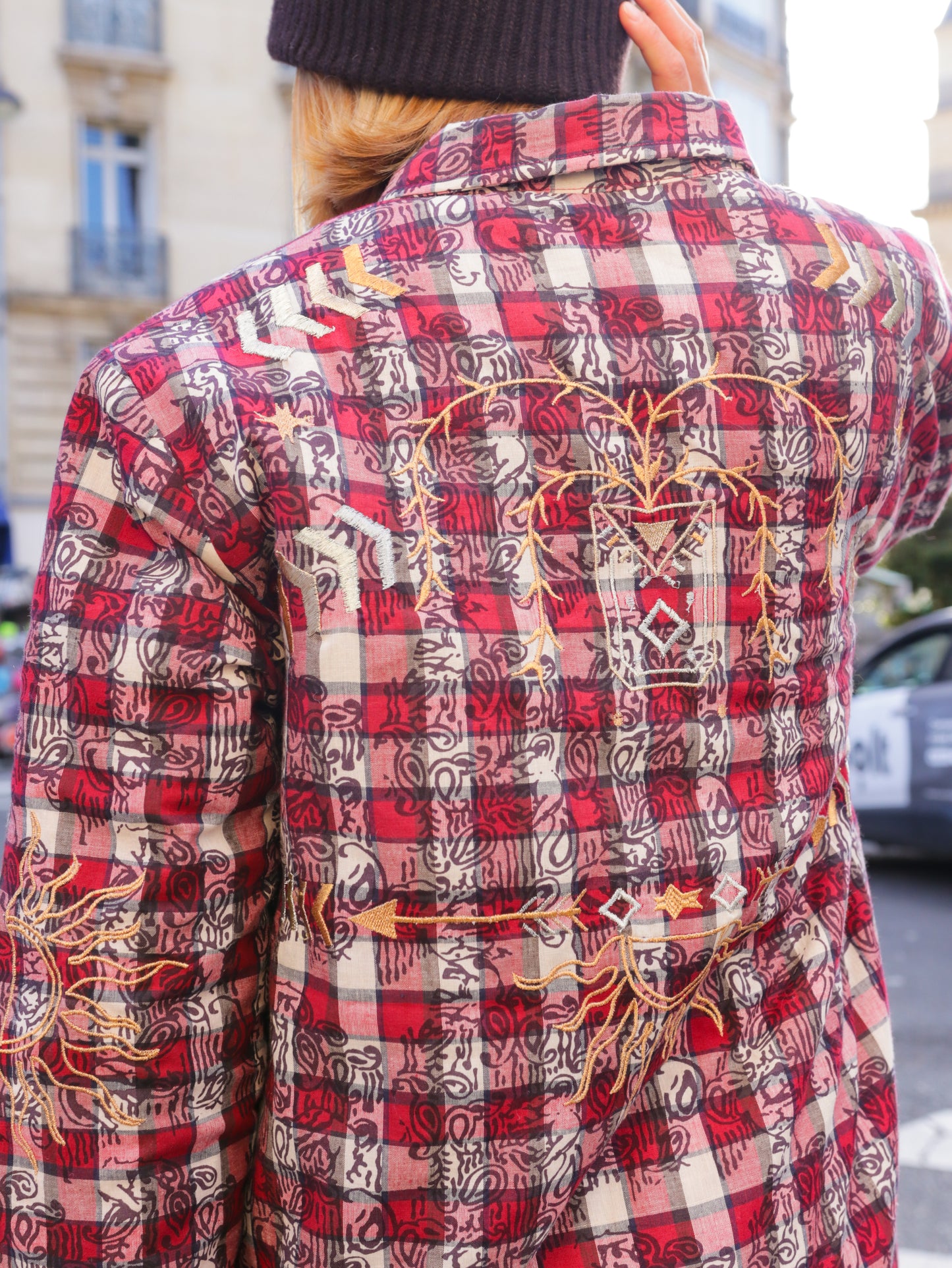 Veste brodée motif patchwork