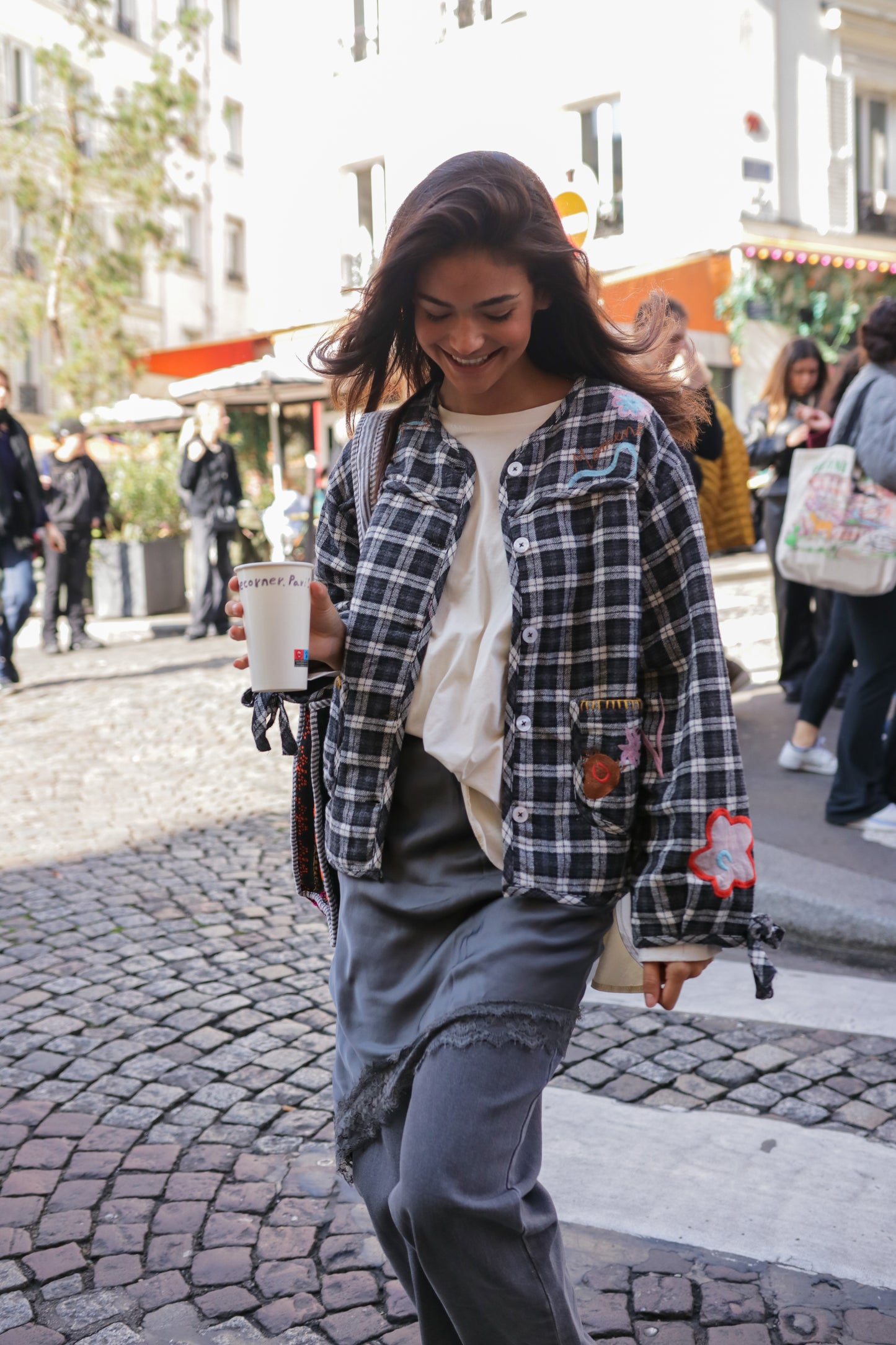 Veste à carreaux brodée "Mona"