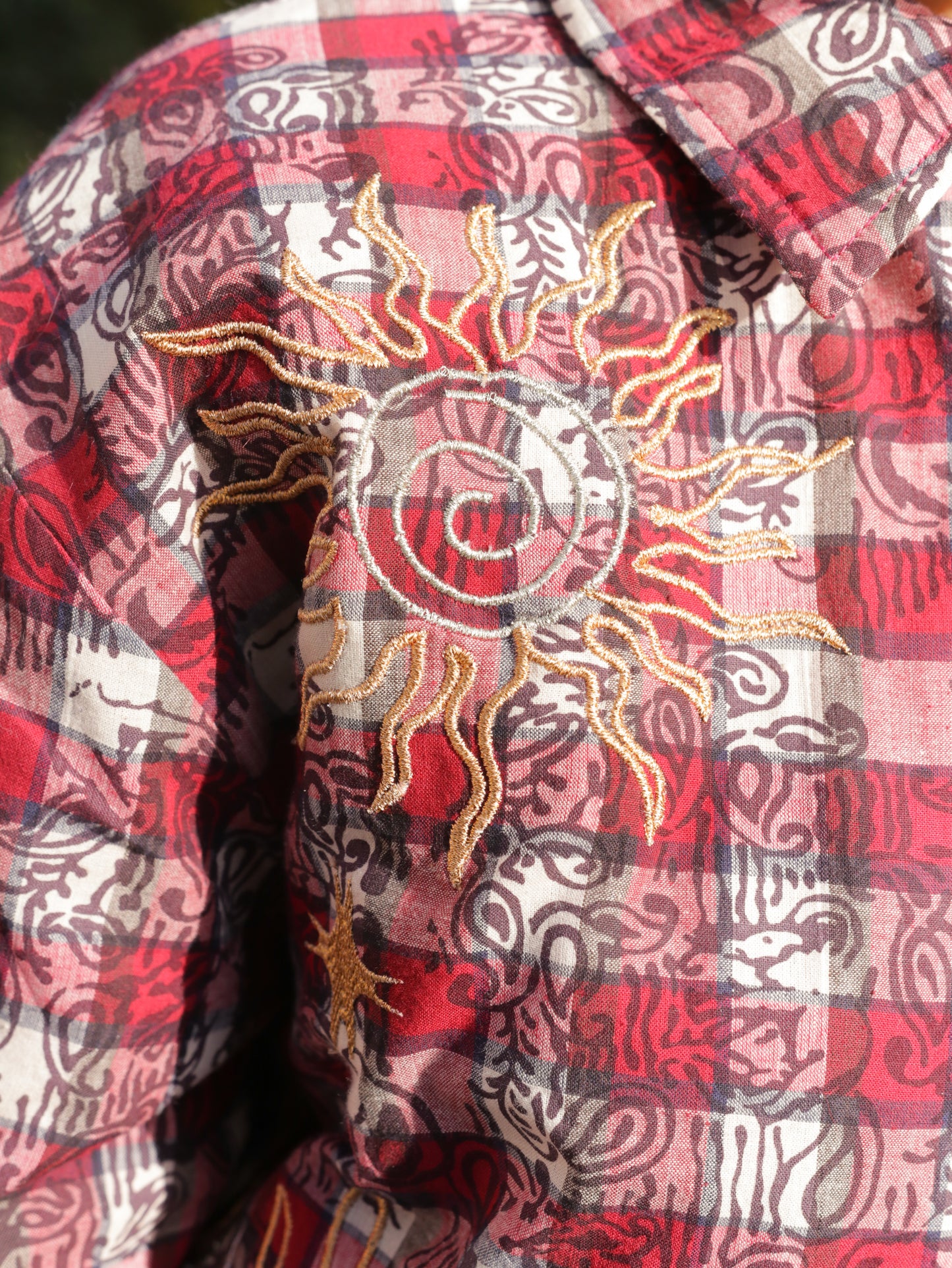 Veste brodée motif patchwork