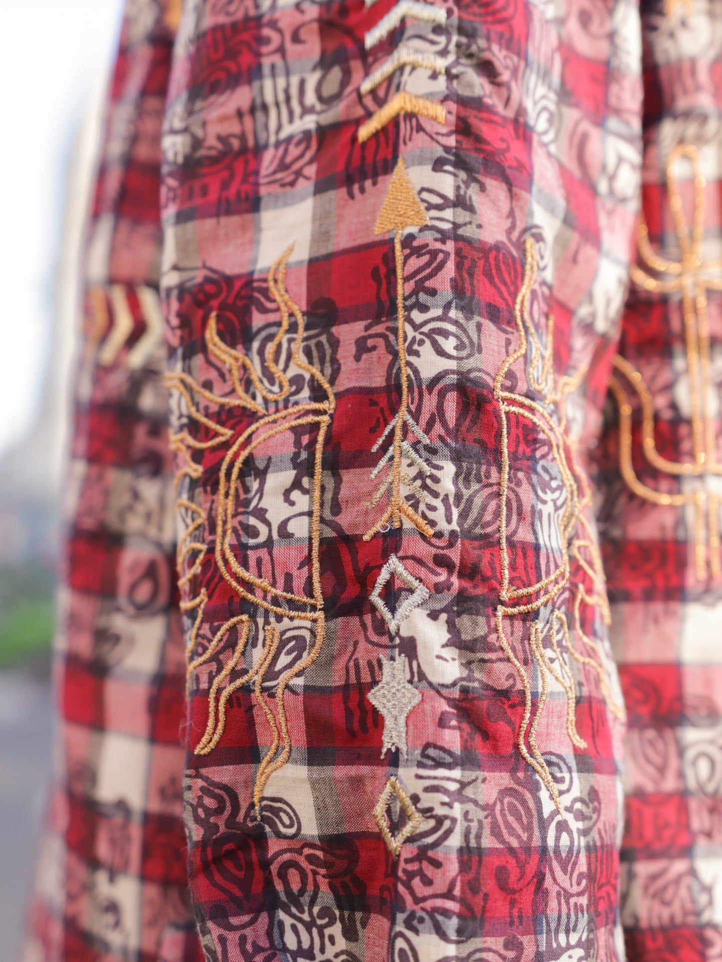 Veste brodée motif patchwork