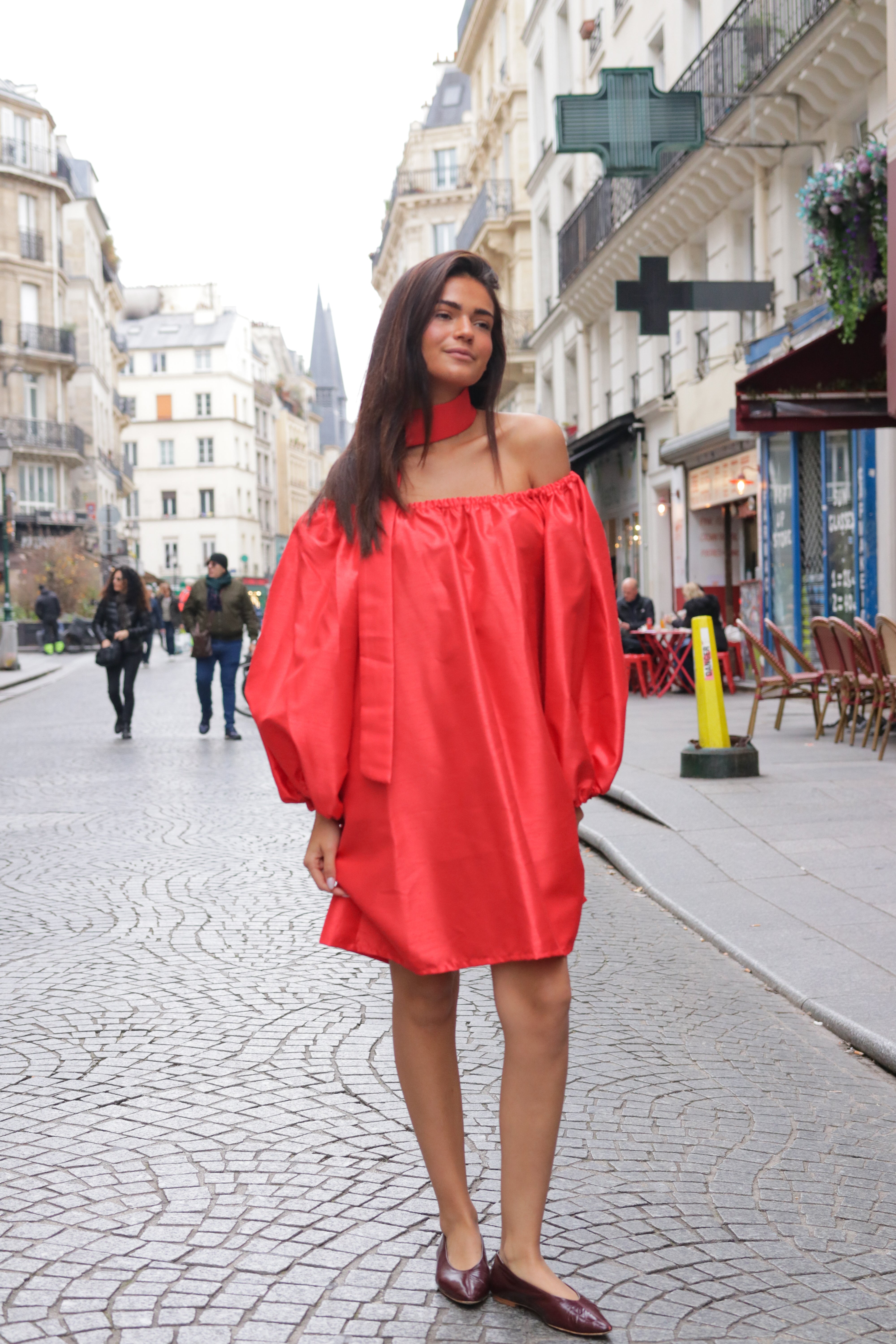 Robe Rouge Lumière – The Corner Paris